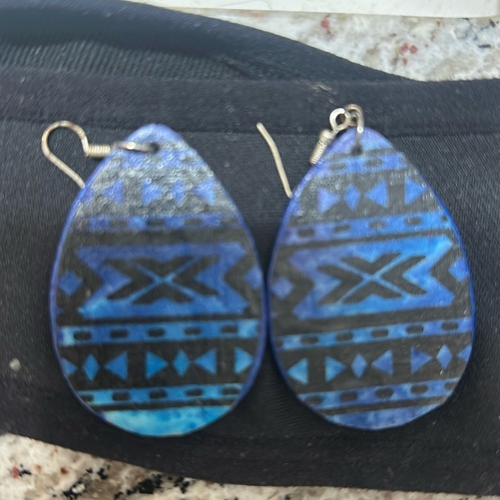 Wooden earring NWOT